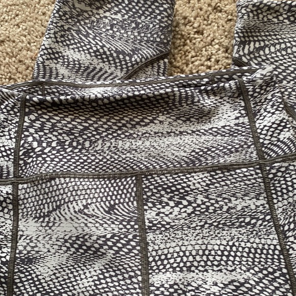 Lululemon in movement crop 4 - Picture 2 of 6